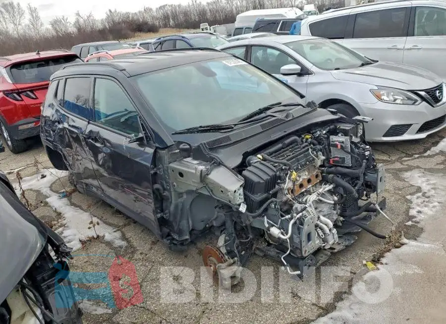 3C4NJDDB3LT127452 Photo# 4
