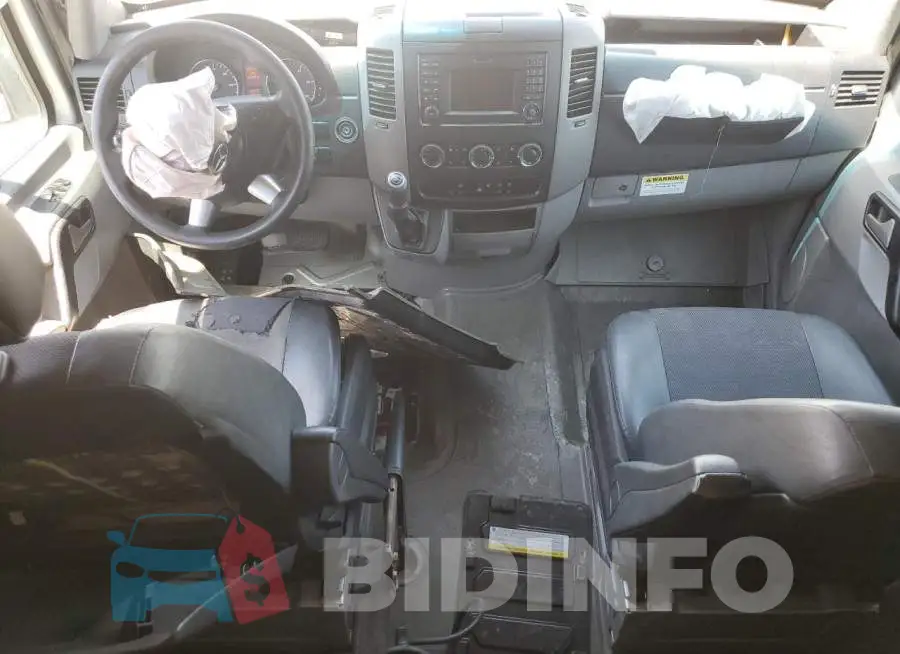 8BRPE8DD5GE125406 Photo# 8