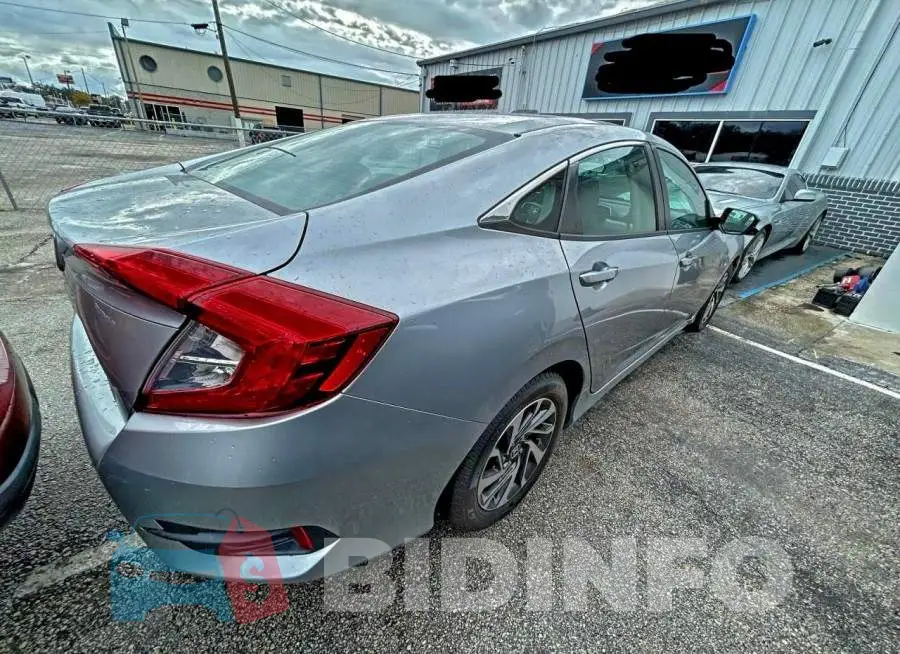 19XFC2F7XGE218174 Photo# 4