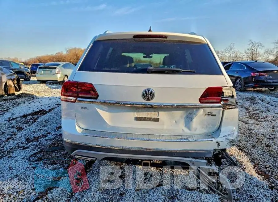 1V2MR2CA4KC529331 Photo# 6