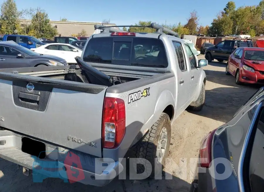 1N6AD0EV6JN748816 Photo# 3