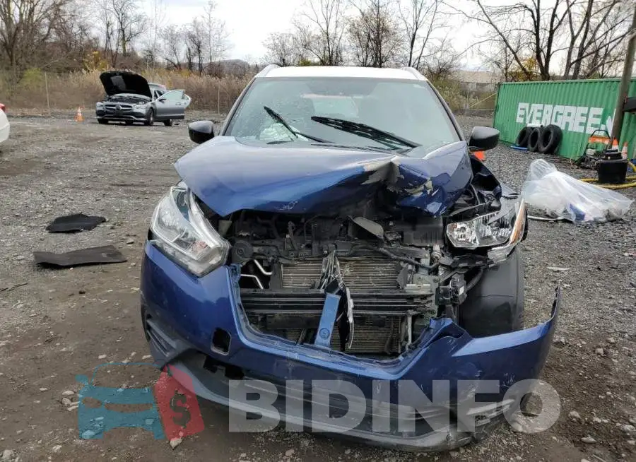 3N1CP5CU3KL532405 Photo# 5