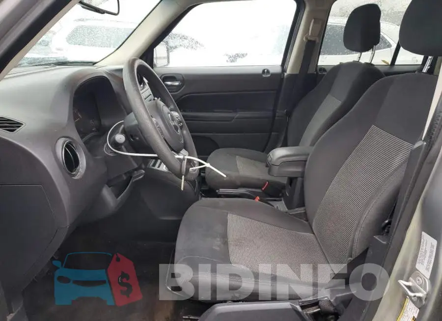 1C4NJPBAXGD553534 Photo# 7