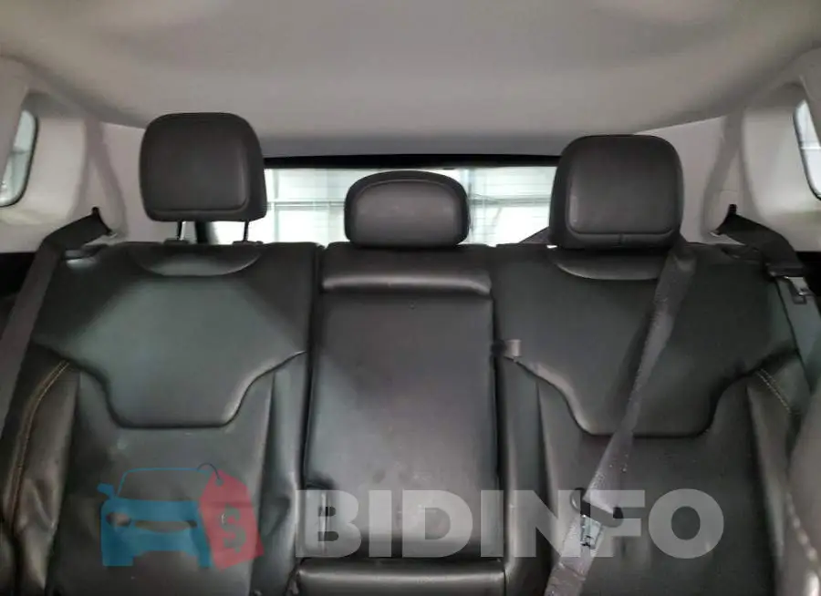 3C4NJDCB8LT185400 Photo# 10