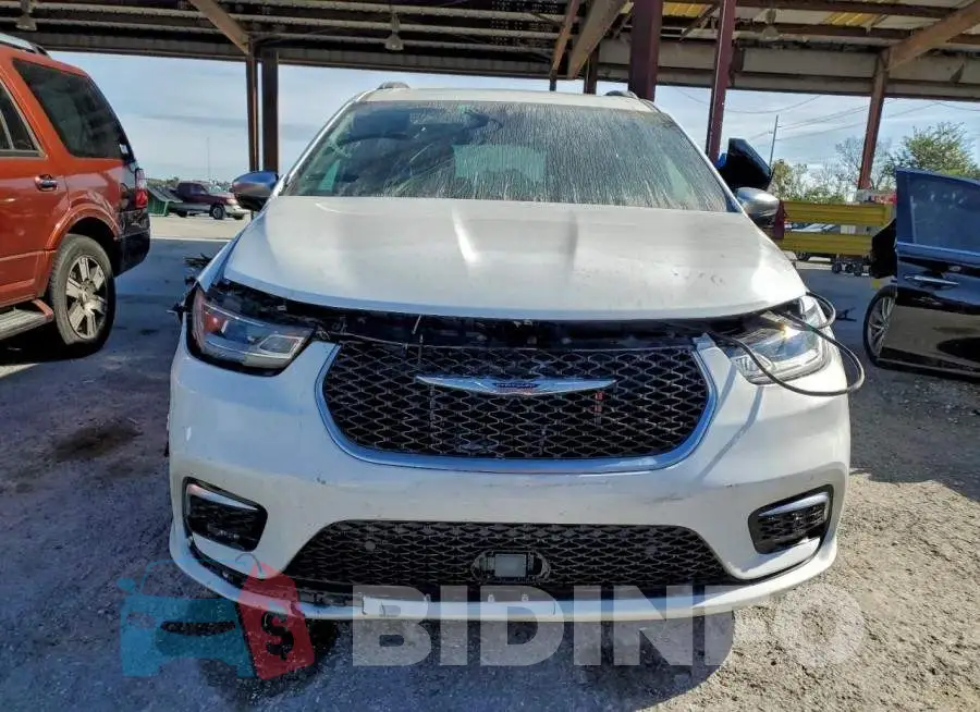 2C4RC1N77PR500277 Photo# 5
