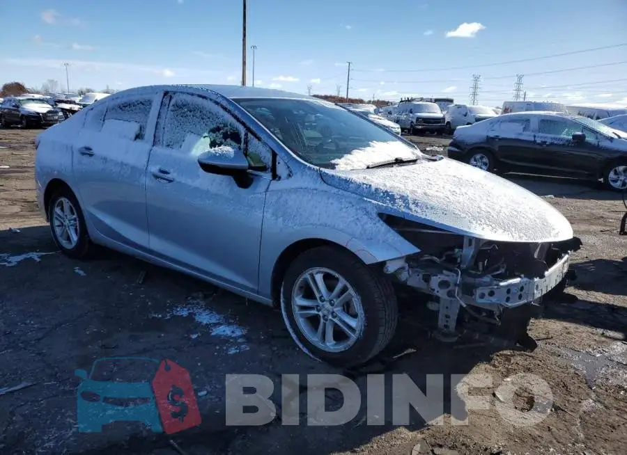 1G1BE5SM7J7220194 Photo# 4