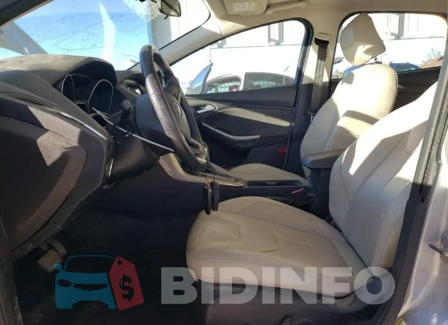1FADP3N24HL287254 Photo# 7