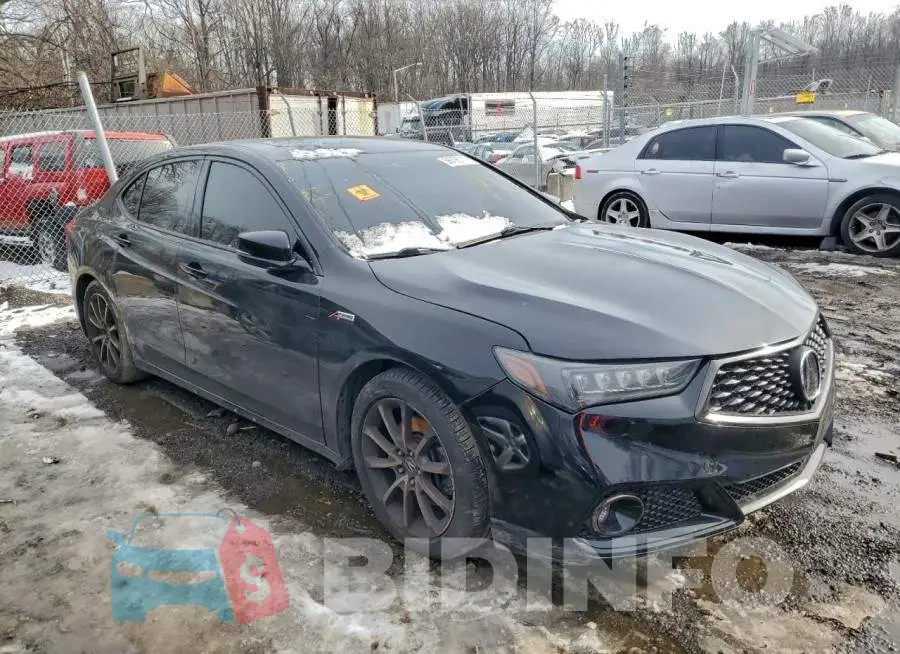 19UUB2F63JA000137 Photo# 4