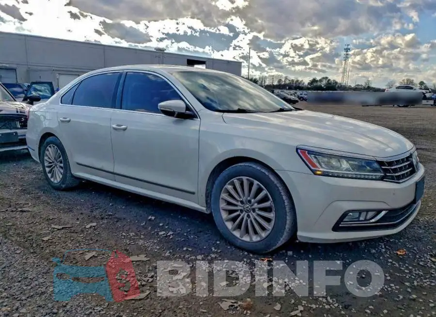 1VWBS7A34GC048966 Photo# 4