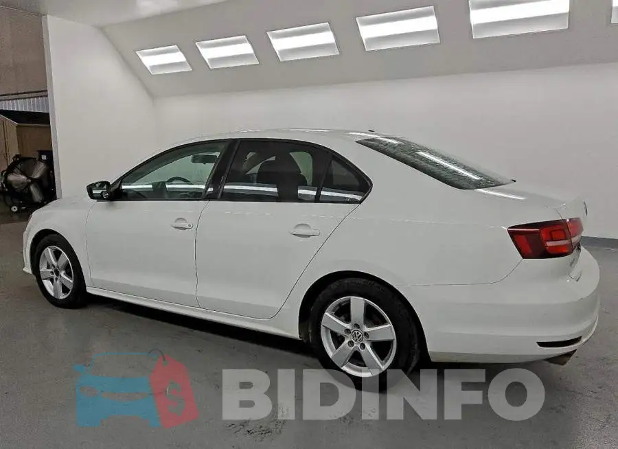 3VW267AJ5GM213621 Photo# 2