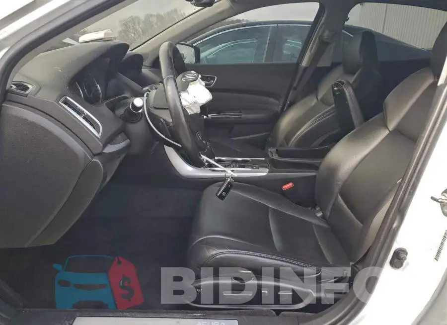 19UUB1F32JA000355 Photo# 7