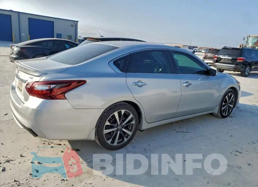 1N4AL3AP1HN310574 Photo# 3