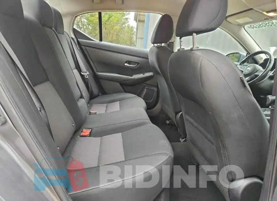 3N1AB8CV8NY302415 Photo# 10
