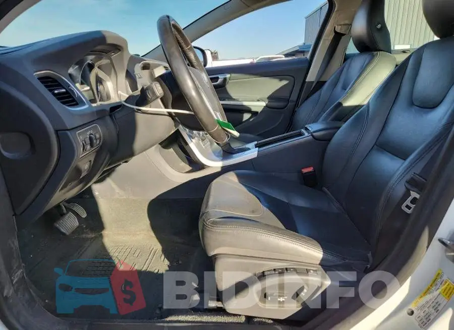 LYV402TK9HB154148 Photo# 7