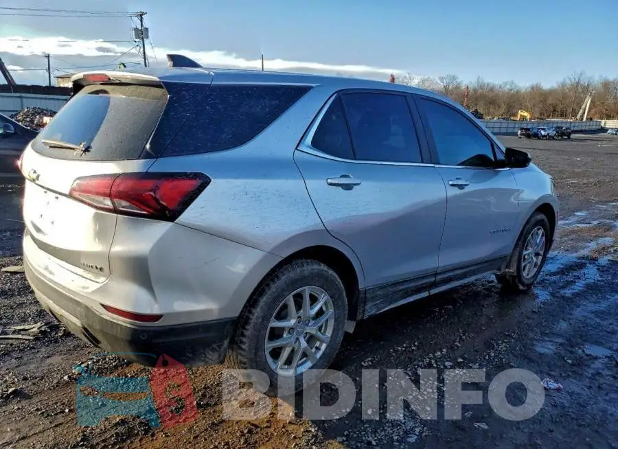 2GNAXTEV8N6130538 Photo# 3