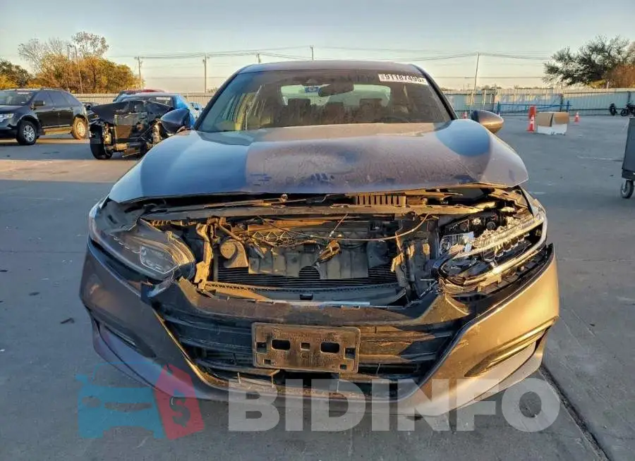 1HGCV2F39KA009208 Photo# 5