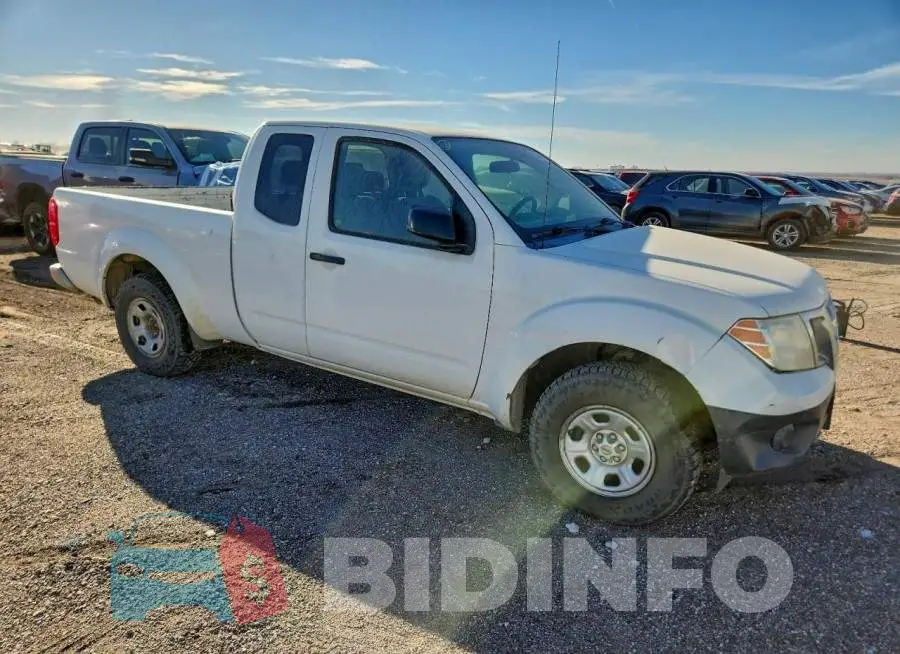 1N6BD0CT4GN710869 Photo# 4