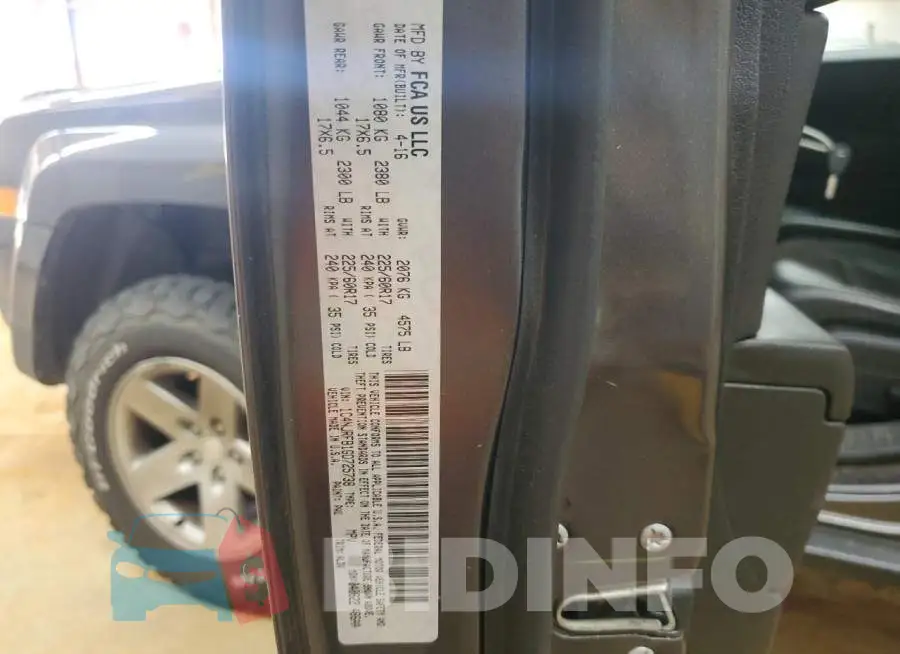 1C4NJRFB1GD725738 Photo# 13