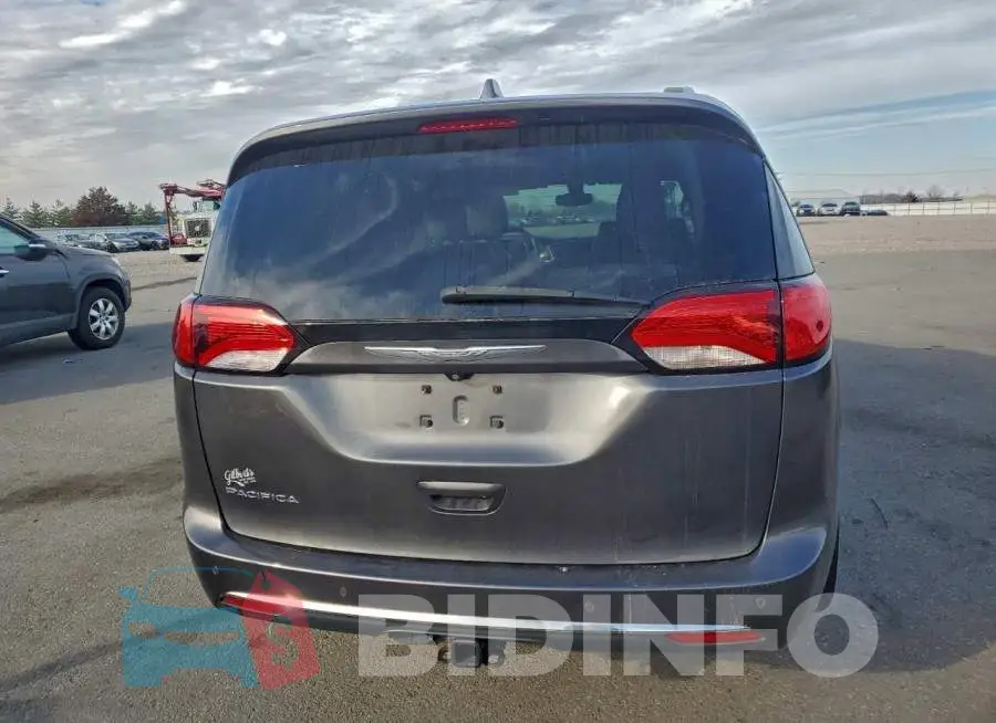 2C4RC1EG8HR599726 Photo# 6