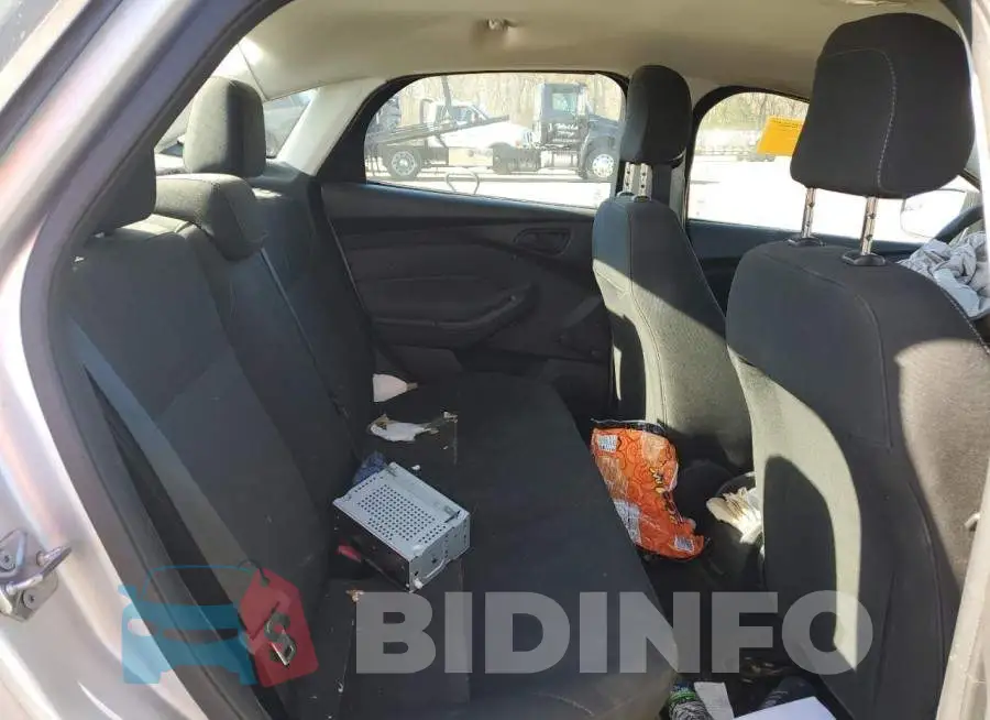 1FADP3E24GL201472 Photo# 10