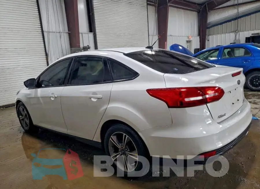 1FADP3FE8HL275939 Photo# 2