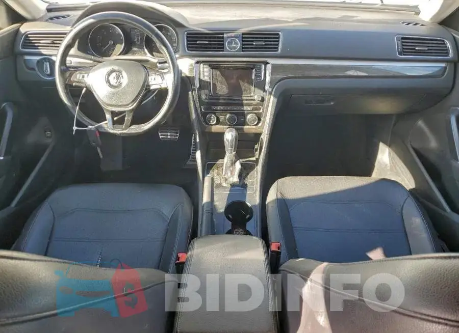 1VWDT7A3XHC030043 Photo# 8