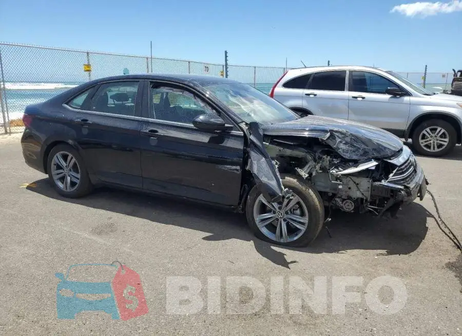 3VW7M7BU2RM007728 Photo# 4