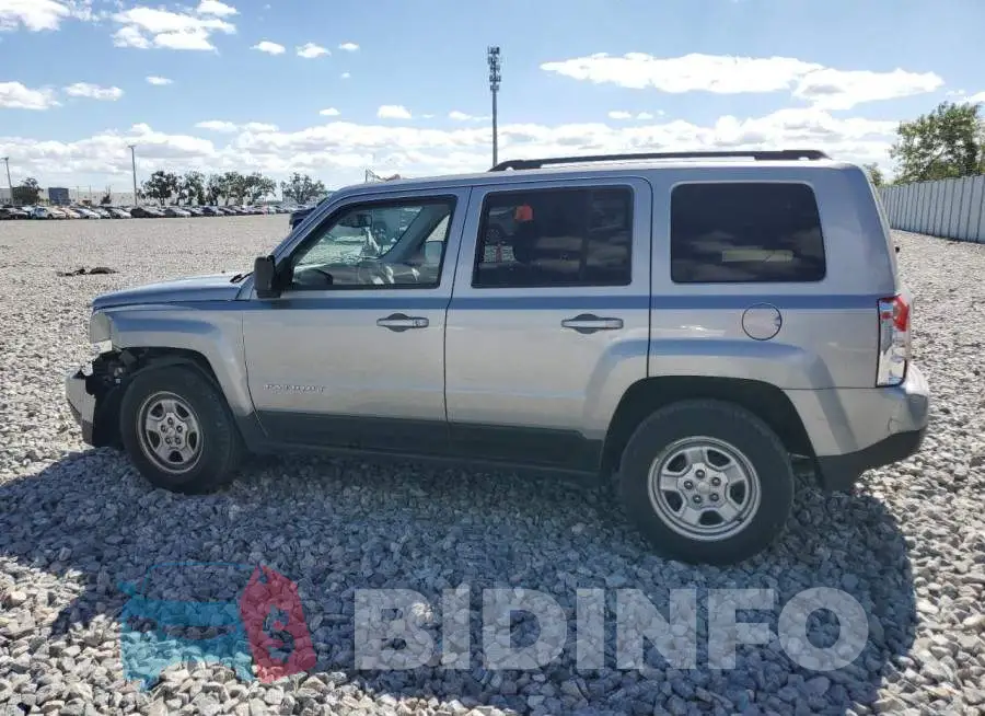 1C4NJPBA2GD810587 Photo# 2