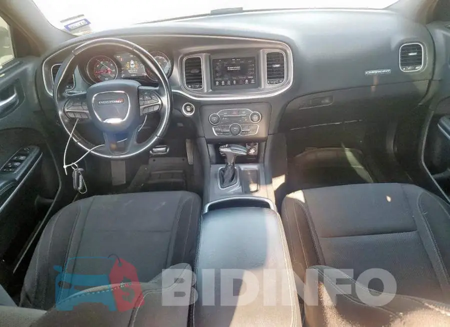 2C3CDXBG3KH754193 Photo# 8