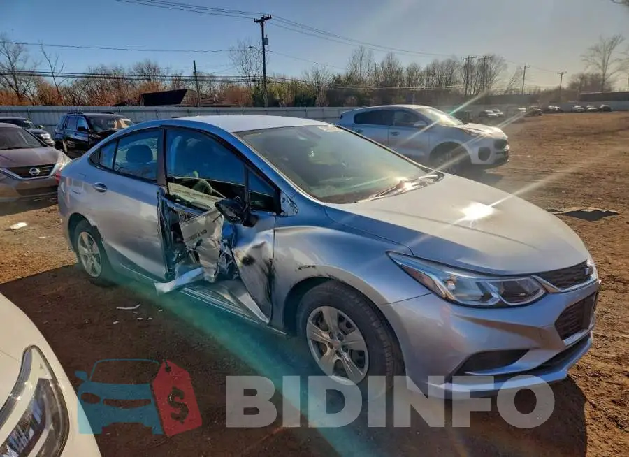 1G1BC5SM9J7184014 Photo# 4