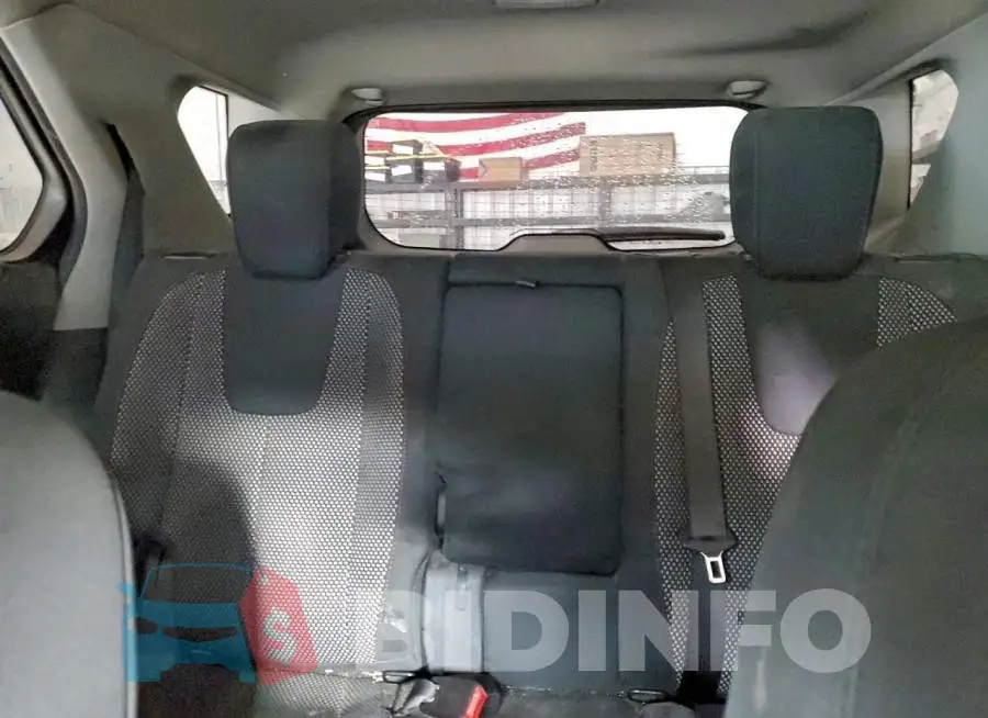2GNFLFE31H6215842 Photo# 10