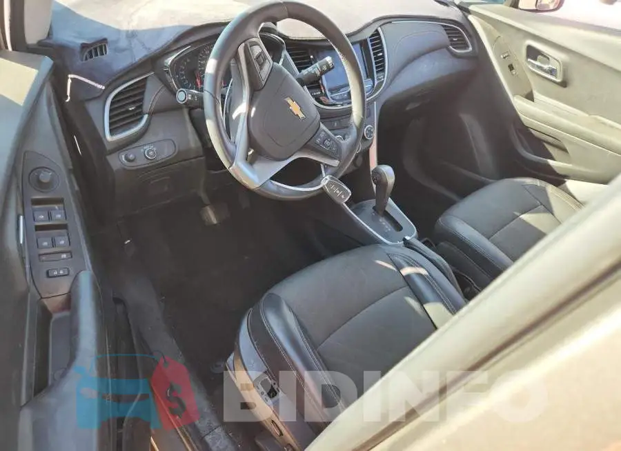 KL7CJPSM0NB567921 Photo# 8