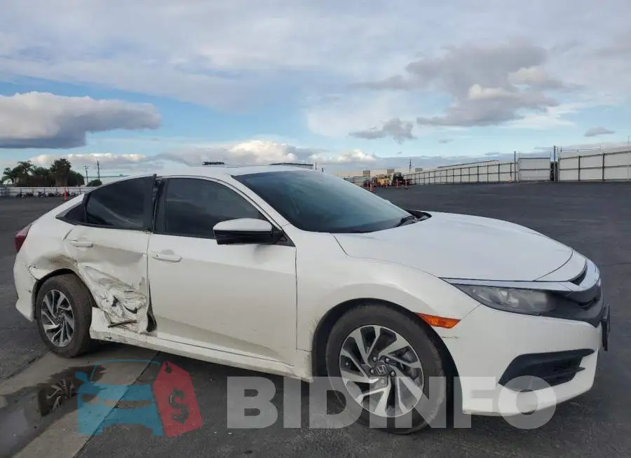 19XFC2F70HE216628 Photo# 4