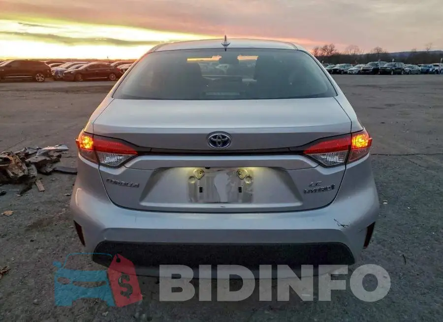 JTDBCMFE2R3048427 Photo# 6