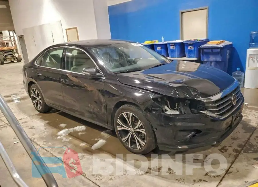 1VWCA7A32LC018723 Photo# 4
