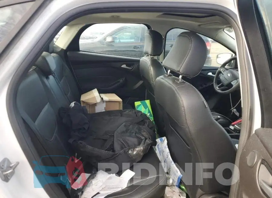 1FADP3J20HL313421 Photo# 10