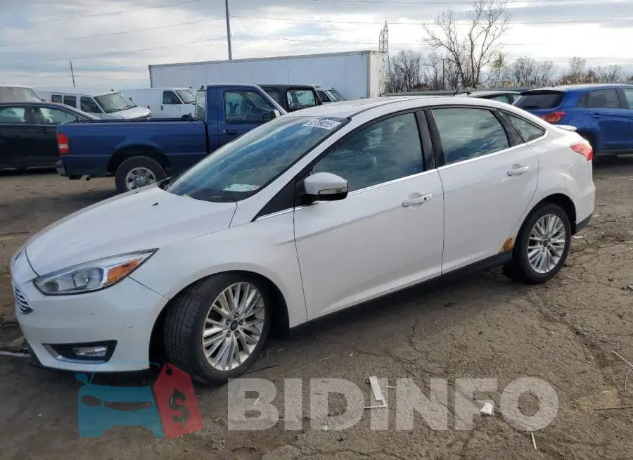 1FADP3J20HL313421 Photo# 1