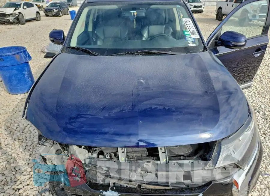 JA4AD3A32KZ005843 Photo# 12