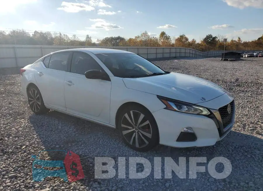 1N4BL4CV6LN313114 Photo# 4