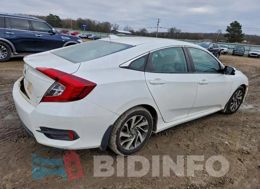 19XFC2F70HE079304 Photo# 3