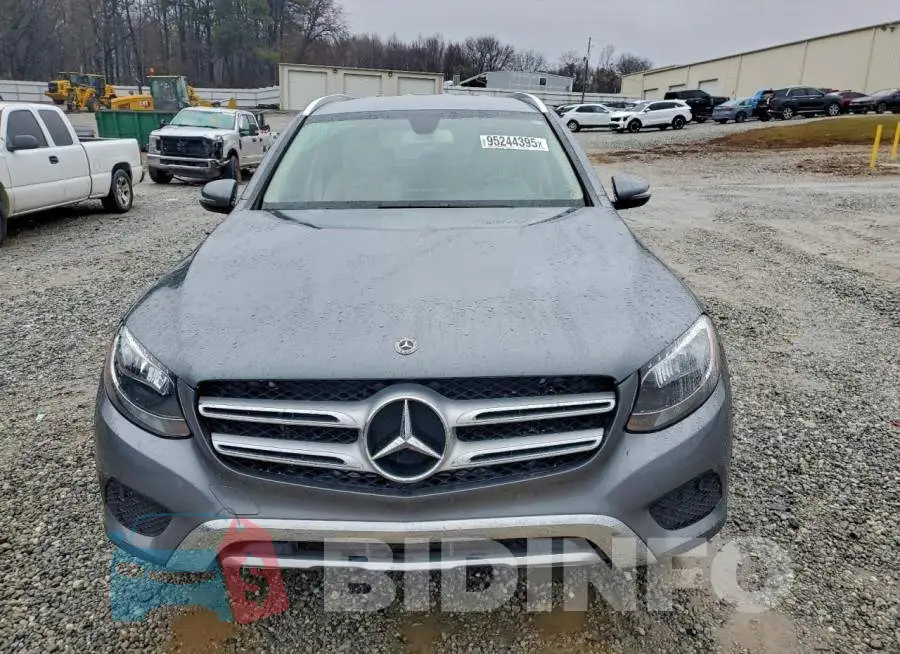 WDC0G4JB2KV131806 Photo# 5