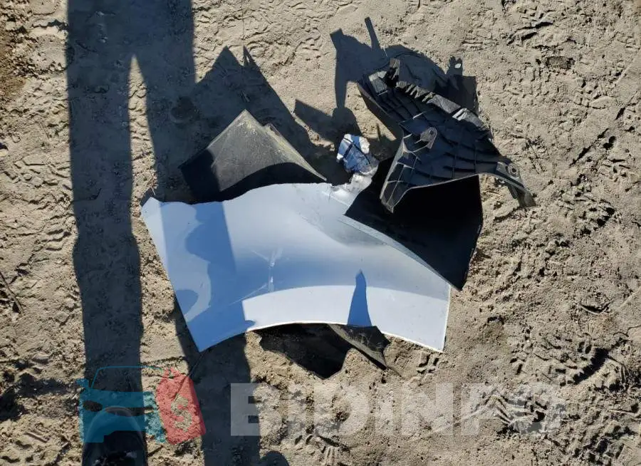5YFEPMAE5NP338154 Photo# 12