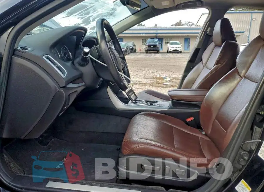 19UUB2F53HA005226 Photo# 7