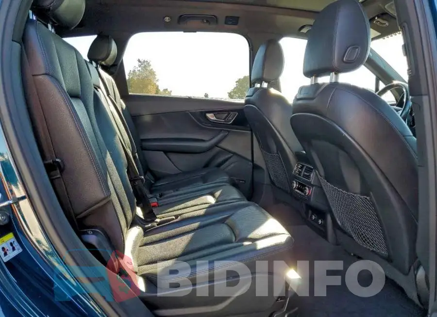 WA1LAAF78JD054087 Photo# 11