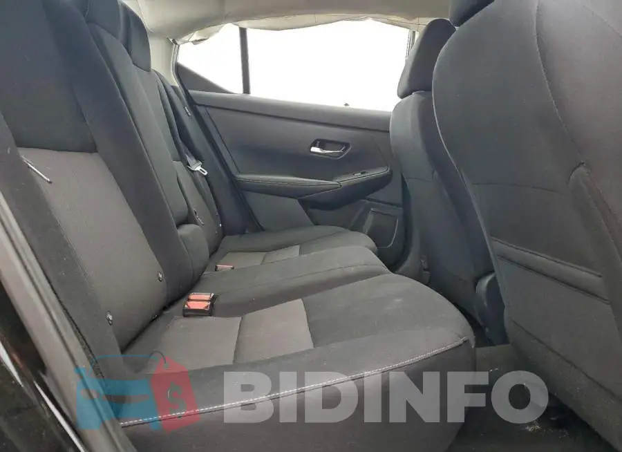 3N1AB8CV2NY317475 Photo# 10