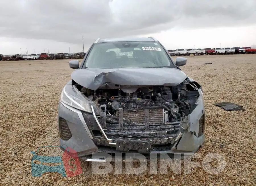 3N1CP5CV8ML533819 Photo# 5