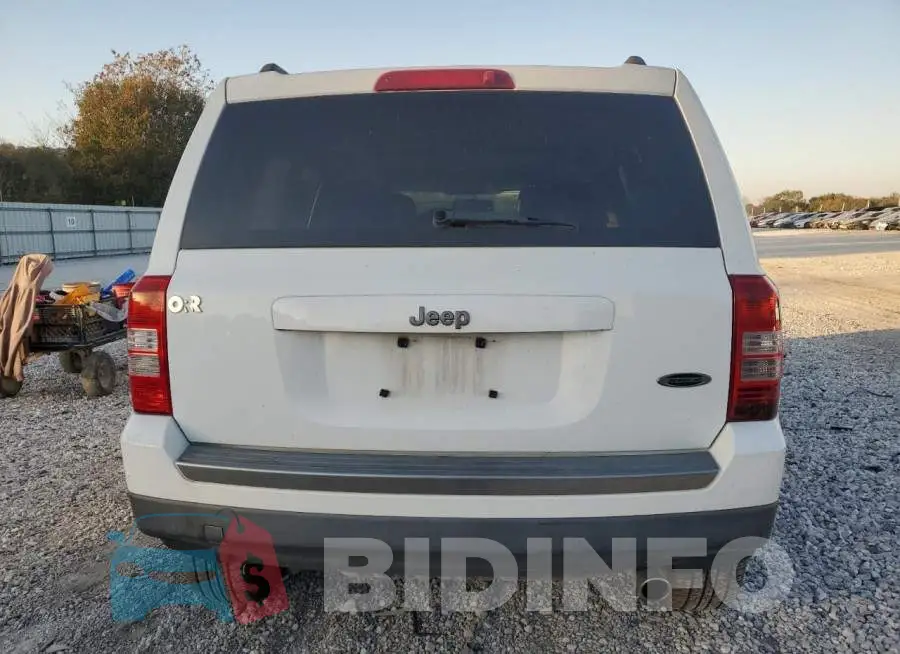 1C4NJPBA2GD700431 Photo# 6