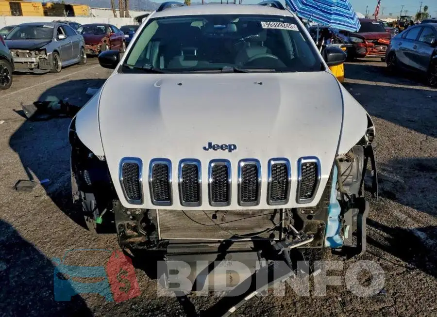 1C4PJLAB2HW603697 Photo# 5