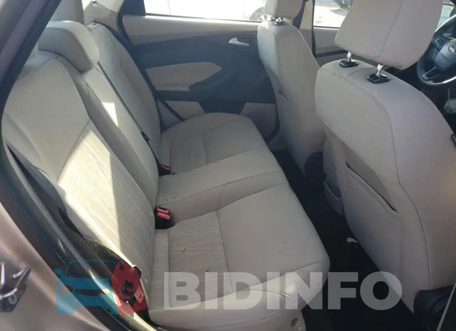 1FADP3FE8HL284740 Photo# 10