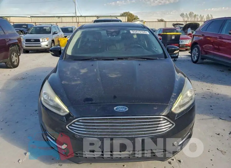 1FADP3N28HL275575 Photo# 5
